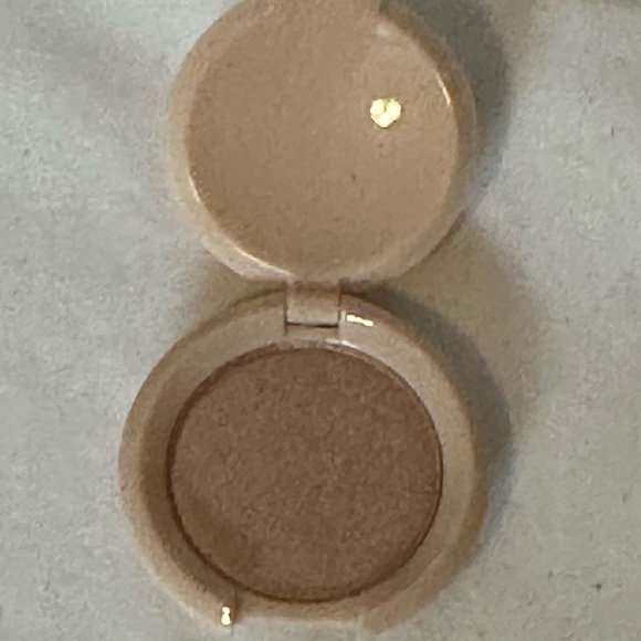 NWT Radiant Glow Highlighter - Picture 3 of 4